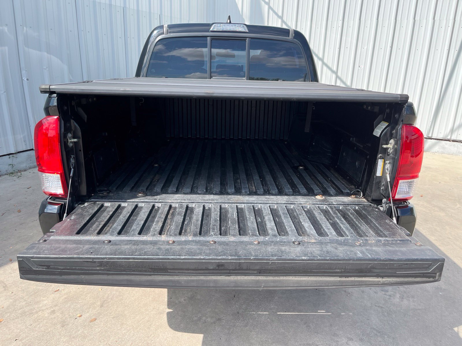 Used 2017 Toyota Tacoma SR w/ SR Convenience Package RWD image 8