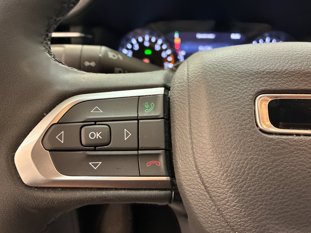 Used 2025 Jeep Compass Limited AWD/4WD image 25
