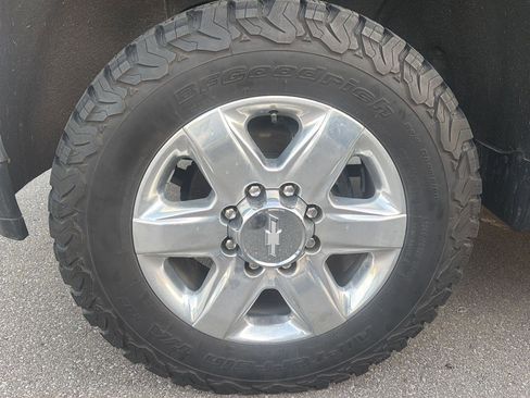 Used 2020 Chevrolet Silverado 3500 LTZ w/ LTZ Premium Package image 12