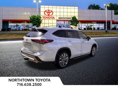 Used 2023 Toyota Highlander Platinum AWD/4WD image 12
