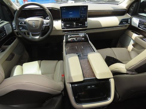 Used 2022 Lincoln Navigator L Reserve RWD image 26