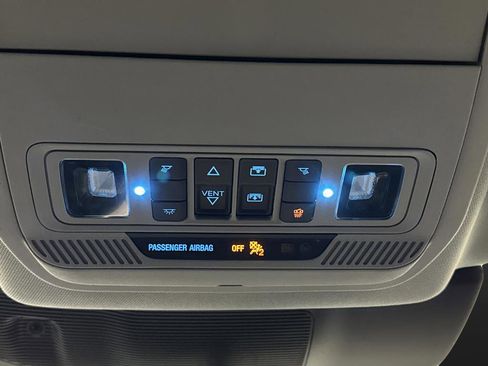 Used 2023 Ford Explorer XLT image 26