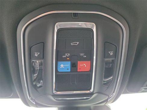 Certified 2022 Jeep Grand Cherokee Trailhawk w/ Luxury Tech Group III image 34