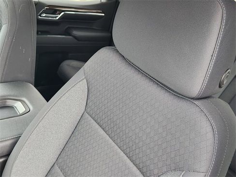 Used 2023 Chevrolet Silverado 1500 LT image 24