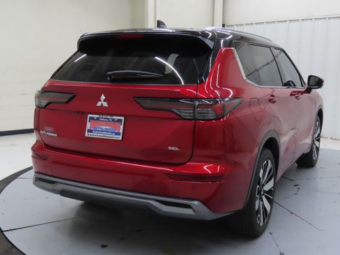 New 2025 Mitsubishi Outlander SEL image 3