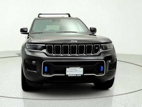 Used 2023 Jeep Grand Cherokee Overland w/ Advanced Protech Group III AWD/4WD image 2