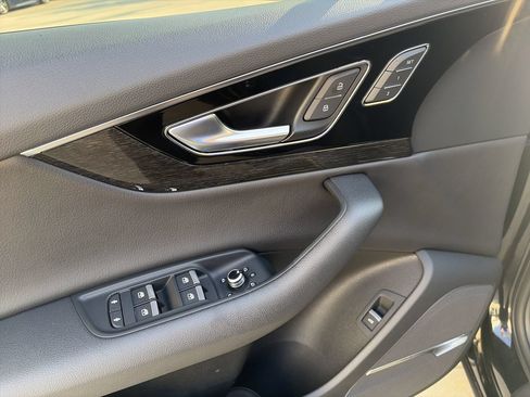 Used 2019 Audi Q7 3.0T Prestige w/ Prestige Package AWD/4WD image 19