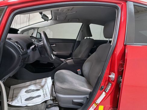 Used 2014 Toyota Prius Two image 9