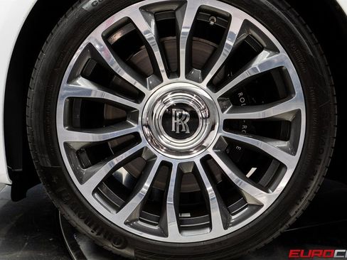 Used 2018 Rolls-Royce Dawn image 21