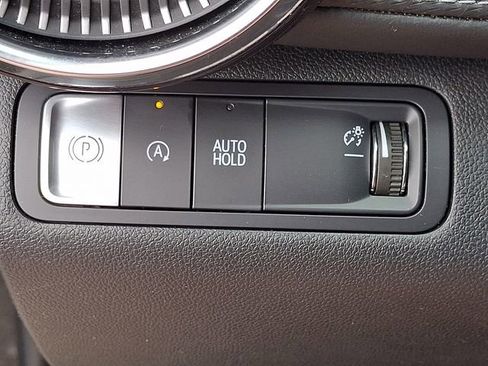 Used 2025 Chevrolet Equinox LT FWD image 24