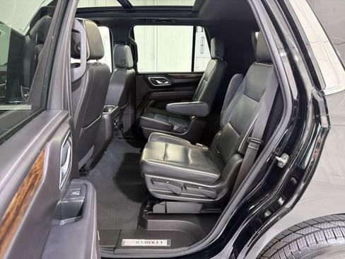 Used 2021 Chevrolet Tahoe Premier w/ Premium Package image 25