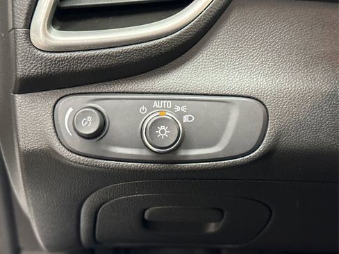 Used 2018 Chevrolet Trax LS image 25