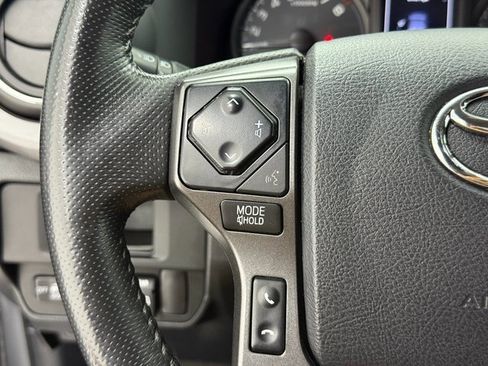 Used 2017 Toyota Tacoma TRD Off-Road w/ Tow Package (A/T) image 12