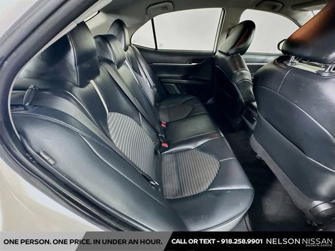 Used 2020 Toyota Camry SE FWD image 24