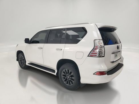 Used 2020 Lexus GX 460 Premium w/ Premium Package image 5