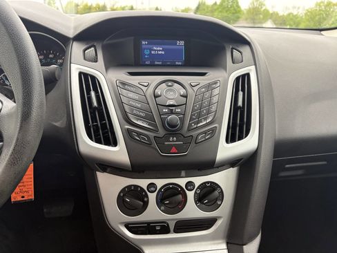 Used 2014 Ford Focus SE FWD image 20