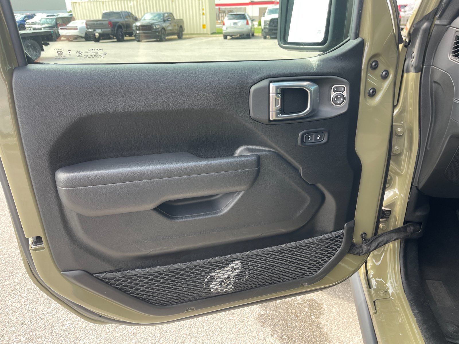 Used 2026 Jeep Gladiator Mojave AWD/4WD image 11