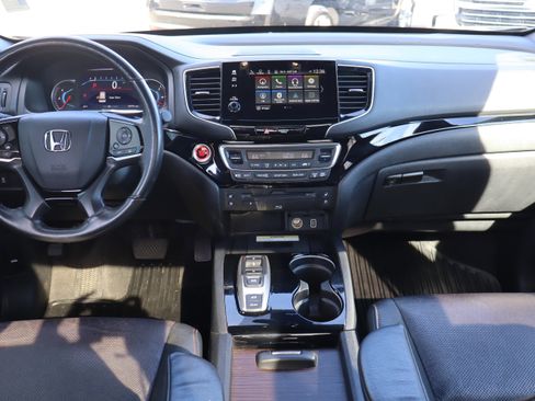 Used 2020 Honda Pilot Black Edition image 17