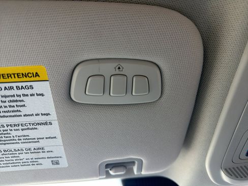 Used 2025 Ford Explorer Active w/ Active Comfort Package RWD image 27