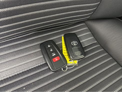 Used 2024 Toyota Camry SE image 40