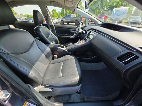 Used 2014 Toyota Prius Two FWD image 8