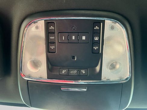 Used 2015 Jeep Grand Cherokee Limited w/ Luxury Group II AWD/4WD image 19