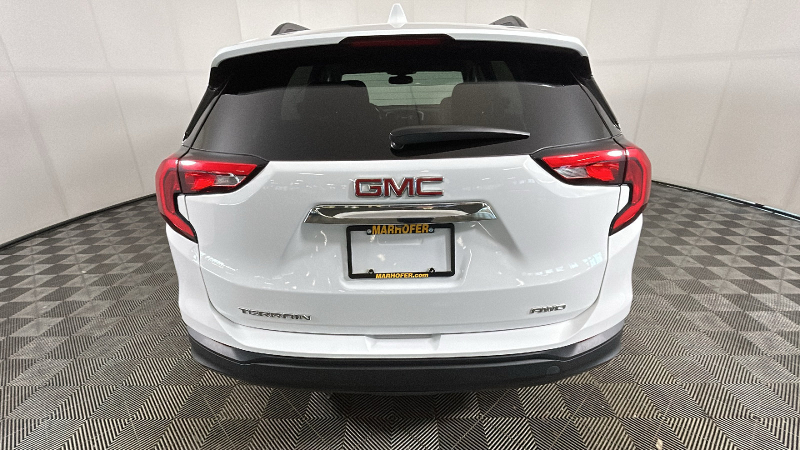 Used 2019 GMC Terrain SLE w/ Driver Convenience Package AWD/4WD image 4