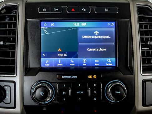 Used 2020 Ford F250 Lariat w/ Lariat Ultimate Package AWD/4WD image 26