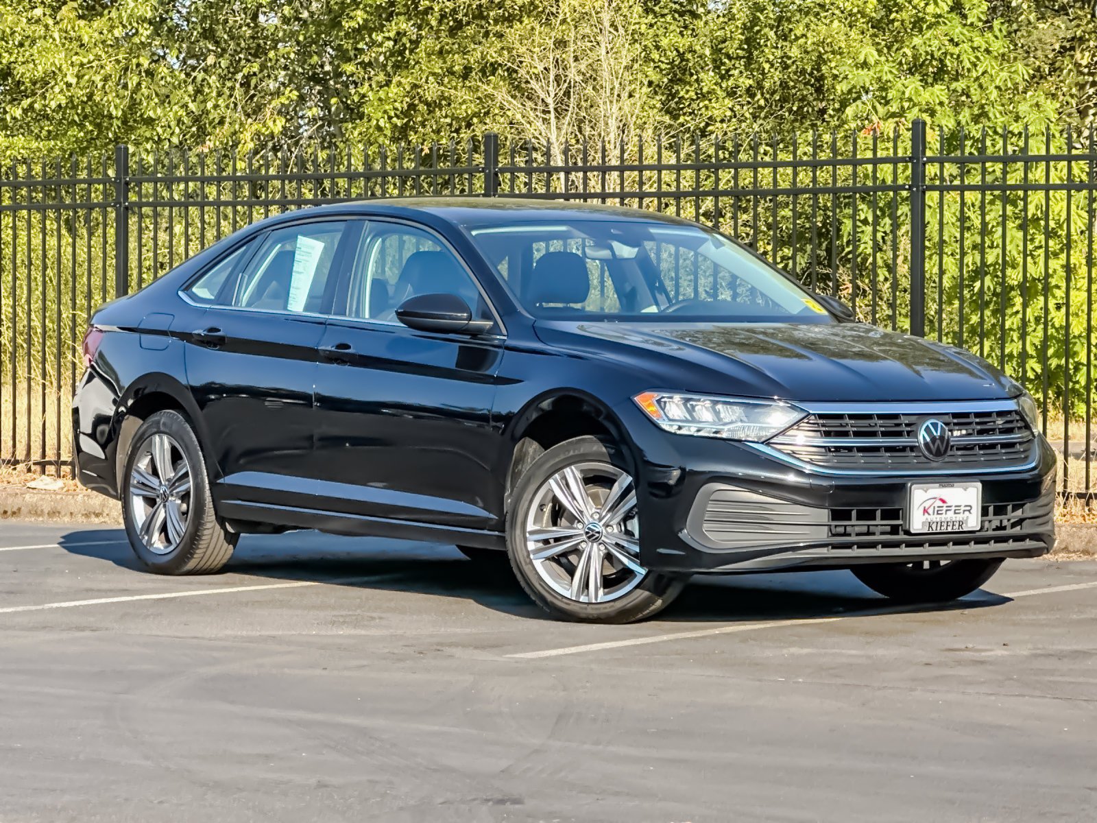 Used 2024 Volkswagen Jetta SE FWD image 2