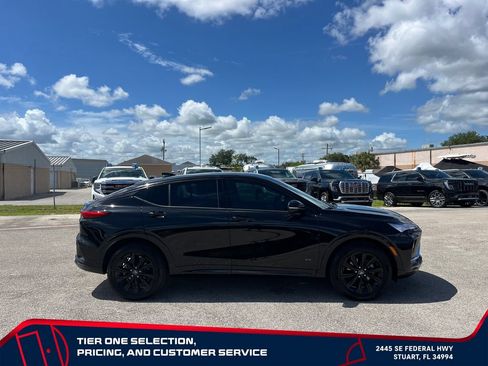 Used 2025 Buick Envista Sport Touring w/ Convenience II Package FWD image 8