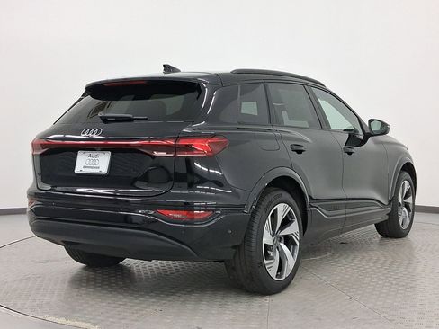 Used 2025 Audi Q6 e-tron Premium Plus image 9