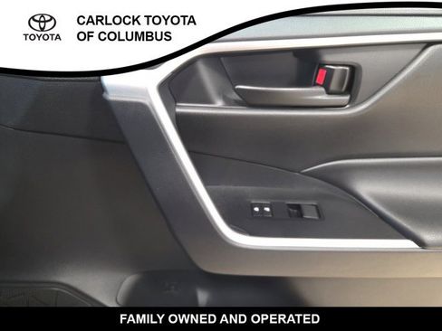 Used 2021 Toyota RAV4 LE AWD/4WD image 20