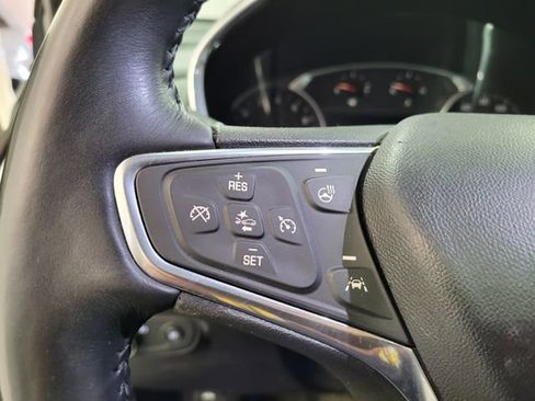 Used 2018 Chevrolet Equinox Premier image 32