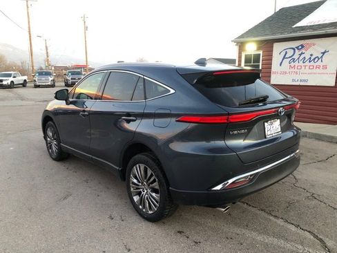 Used 2021 Toyota Venza XLE w/ Softex Package image 4