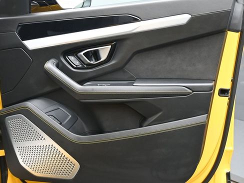 Used 2019 Lamborghini Urus image 26