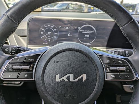 Certified 2024 Kia Seltos EX FWD image 18