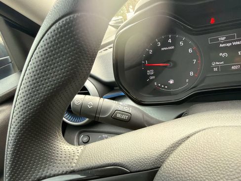 Used 2025 Chevrolet Trax LS image 17