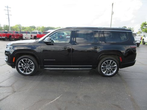 Used 2023 Jeep Wagoneer Series II w/ Premium Group I AWD/4WD image 10