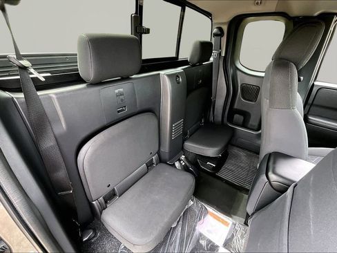 Used 2025 Nissan Frontier SV RWD image 28