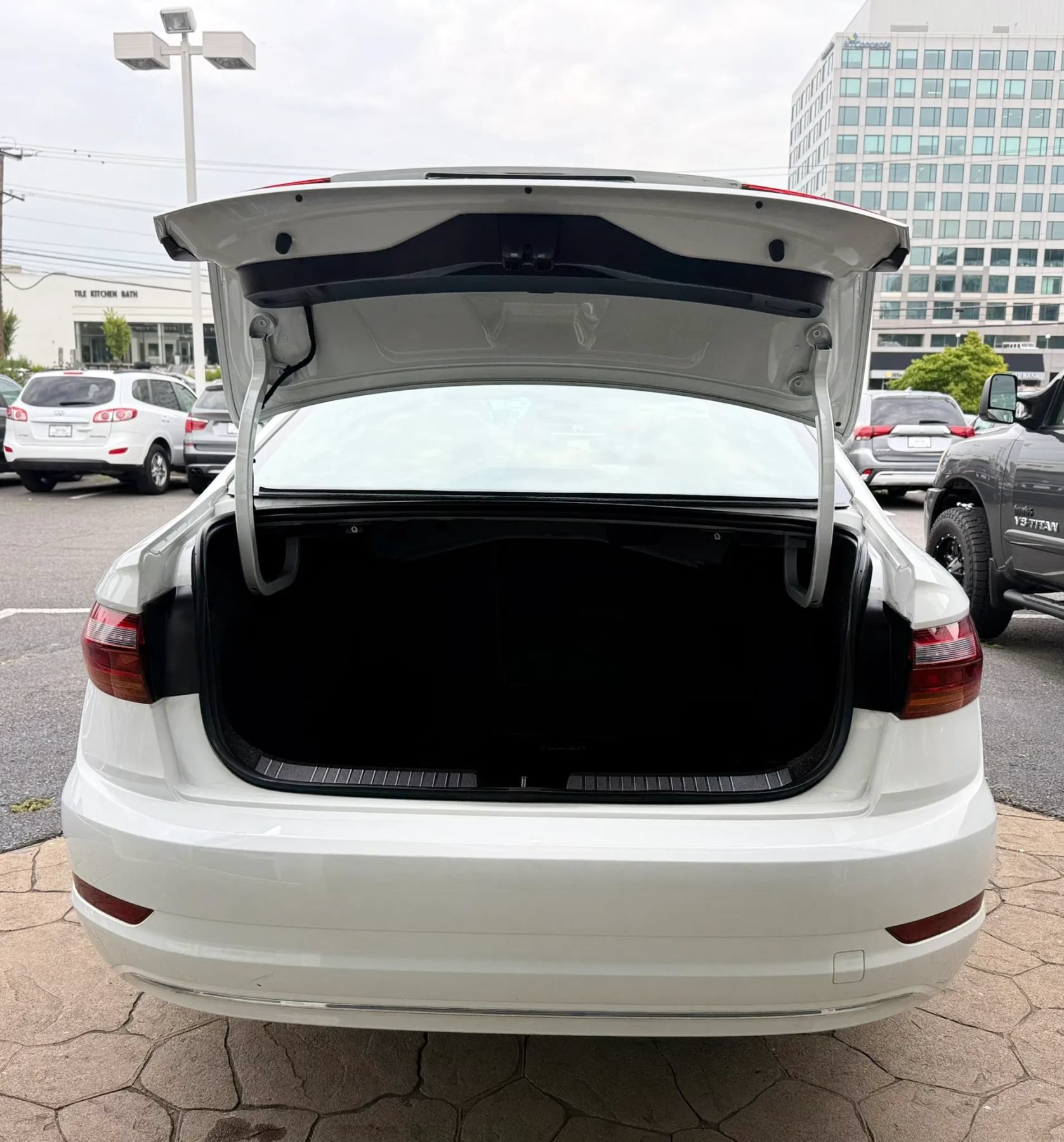 Used 2019 Volkswagen Jetta SEL FWD image 43