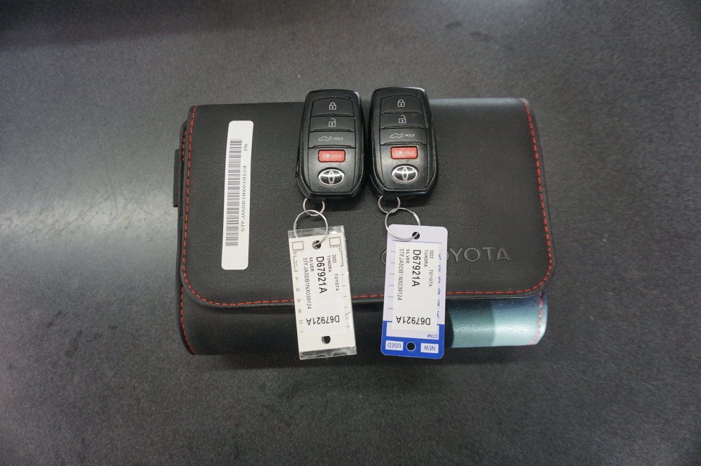 Used 2022 Toyota Tundra Limited AWD/4WD image 18