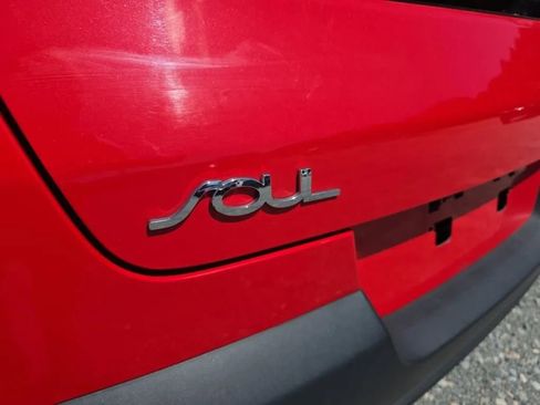 Used 2021 Kia Soul LX FWD image 11