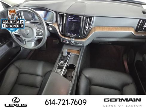 Used 2022 Volvo XC60 B5 Momentum AWD/4WD image 29