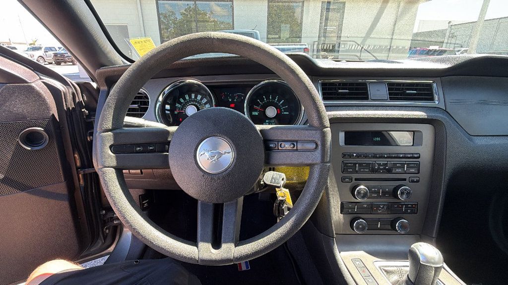 Used 2011 Ford Mustang Coupe RWD image 16