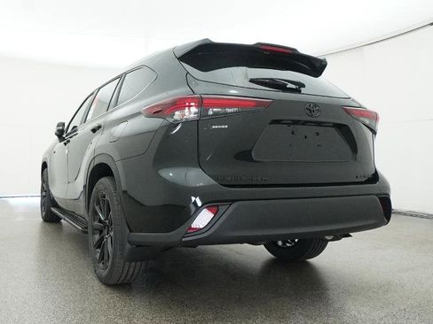 New 2026 Toyota Highlander XLE image 30