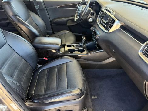 Used 2016 Kia Sorento EX FWD image 14