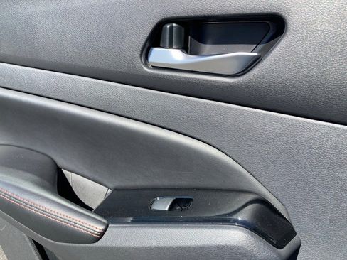 Used 2025 Nissan Altima 2.5 SR image 12