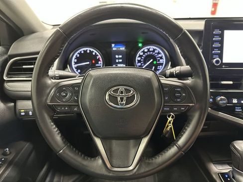 Used 2023 Toyota Camry SE image 17