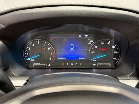 Used 2022 Ford Explorer XLT w/ Equipment Group 202A AWD/4WD image 38