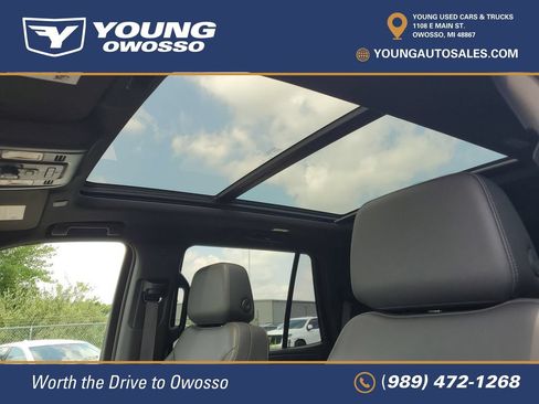Used 2023 Chevrolet Tahoe Z71 w/ Luxury Package AWD/4WD image 9